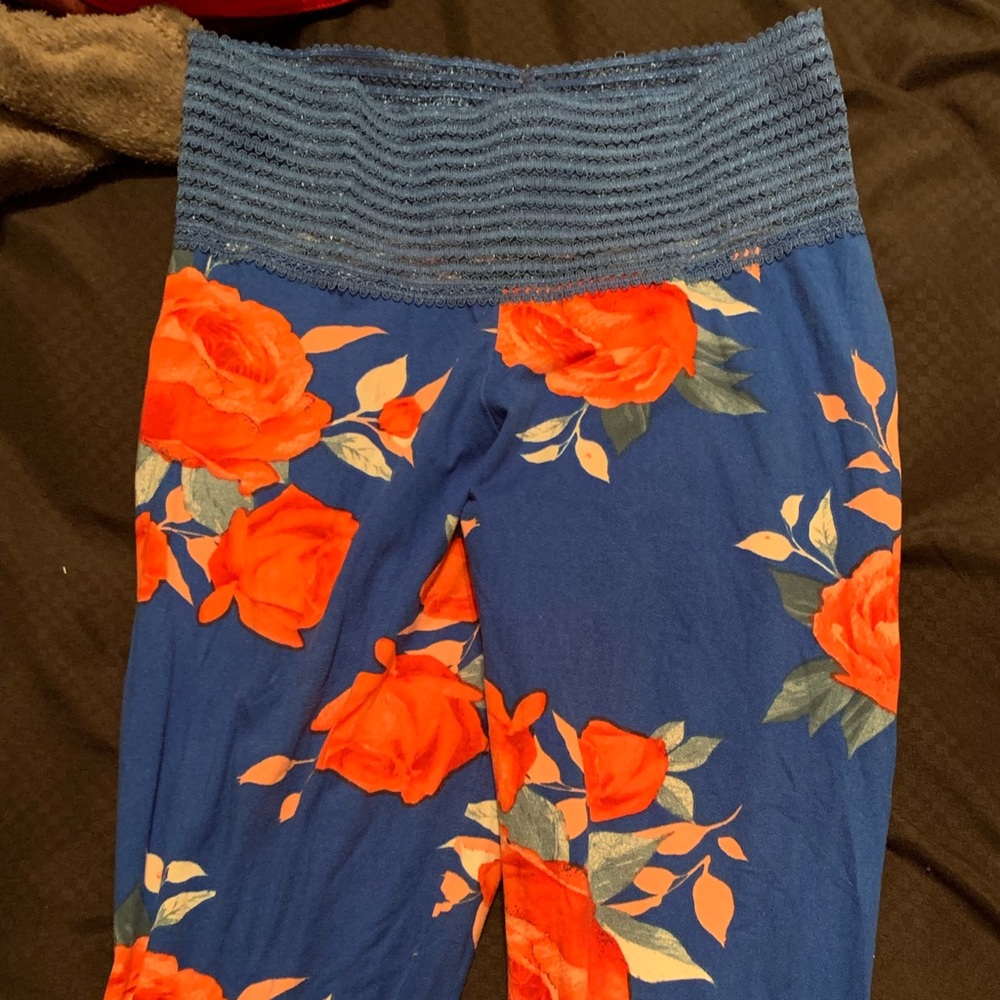 Authentic cute booty lounge